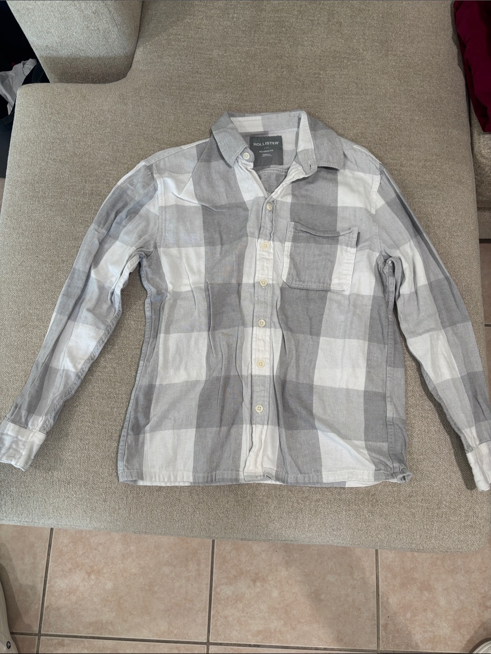 Hollister Men's Gray and White Plaid Button-Down Shirt